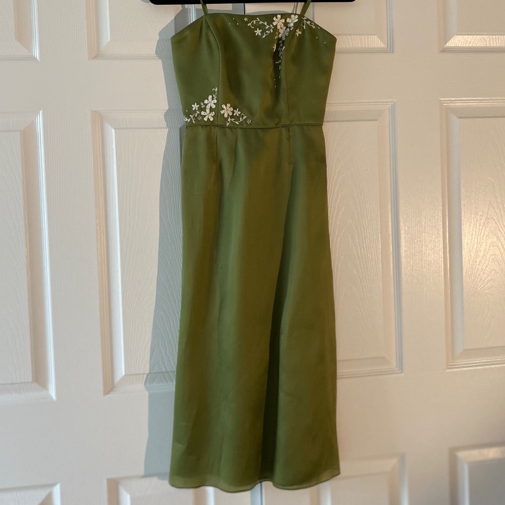 (5 for $50) Watters & Watters green formal dress, size 16 (girl)